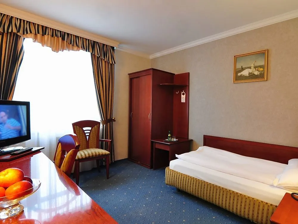 Hotel Lord - Warsaw Airport