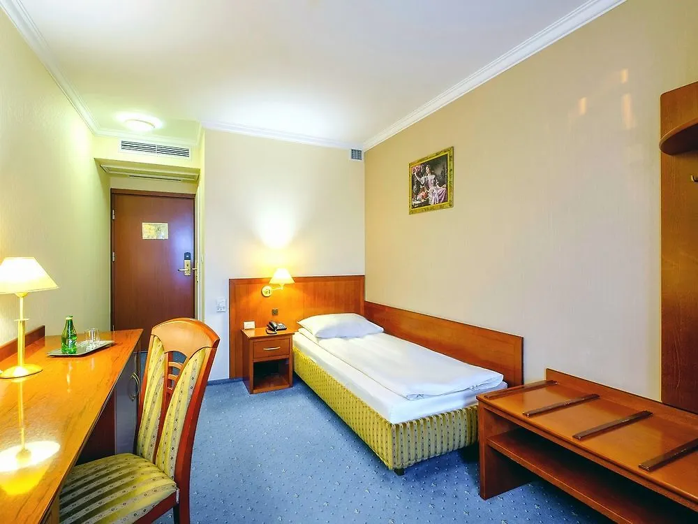 Hotel Lord - Warsaw Airport