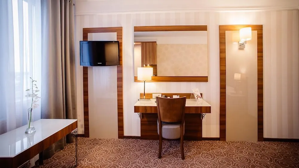 Hotel Lord - Warsaw Airport