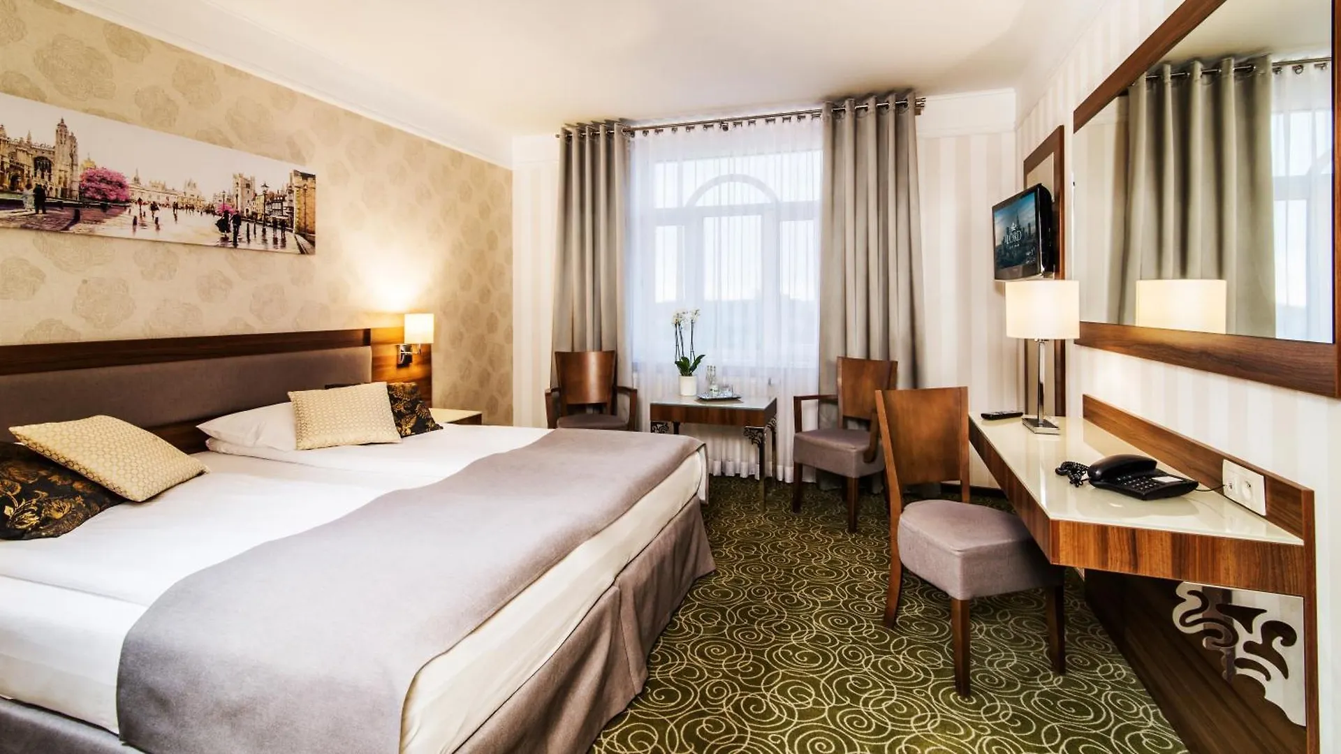 Hotel Lord - Warsaw Airport 4*,