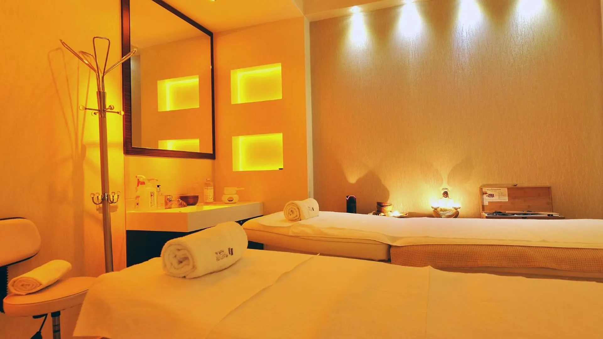 Hotel Lord - Warsaw Airport Poland