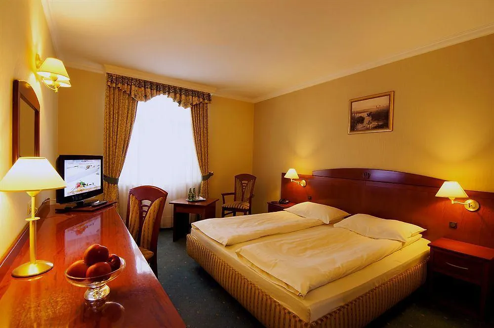 Hotel Lord - Warsaw Airport 4*,