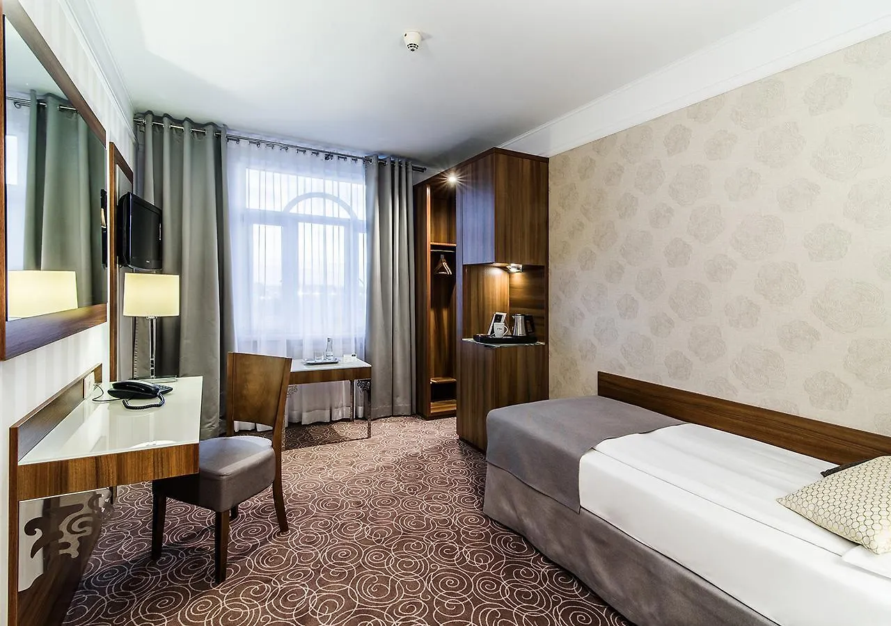 Hotel Lord - Warsaw Airport 4*,  Poland