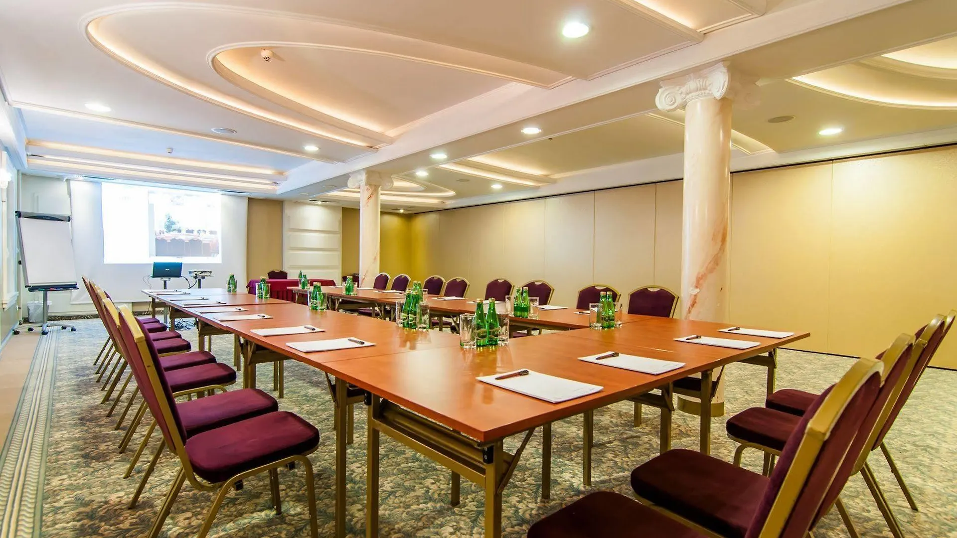 Hotel Lord - Warsaw Airport Poland